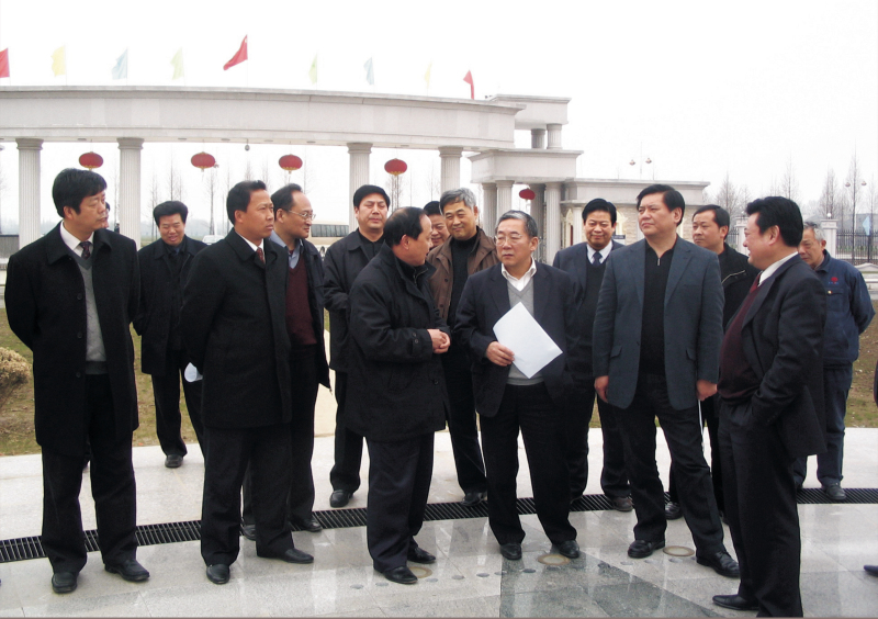 2006年2月12日，湖北省常務(wù)副省長周堅(jiān)衛(wèi)到公司調(diào)研