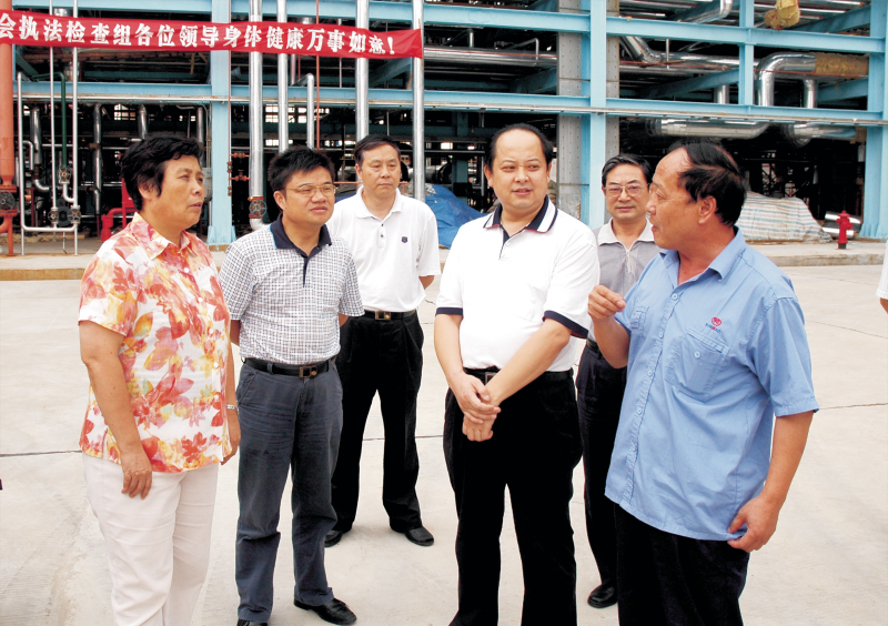 2008年9月10日，湖北省人大常委副主任蔣大國來公司，對公司《勞動合同法》實(shí)施情況進(jìn)行檢查
